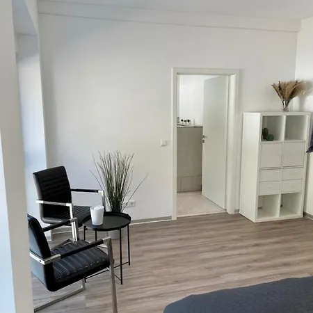 Schoenes Zimmer Mit Eigenem Bad Parkplatz Kostenlos Lejlighed